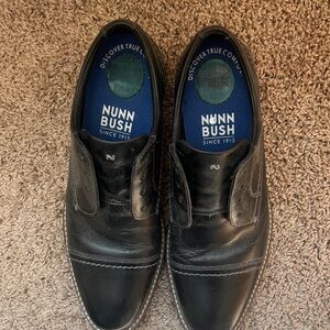 Nunn Bush Men's Classic Black Oxfords